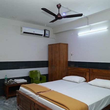 Rajali Residency Hotel Kulithalai Eksteriør billede