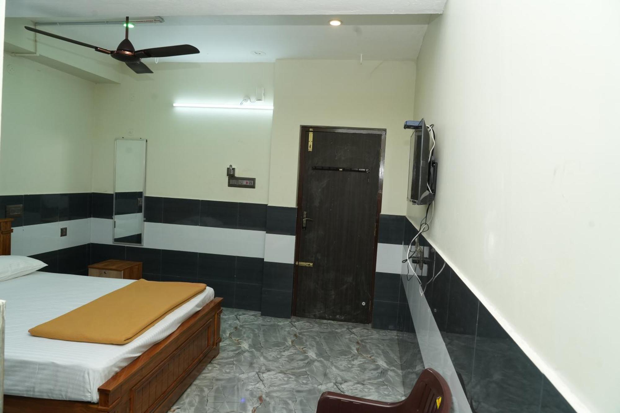 Rajali Residency Hotel Kulithalai Eksteriør billede