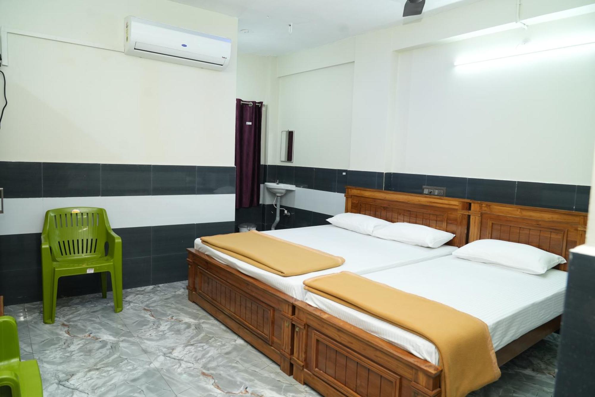 Rajali Residency Hotel Kulithalai Eksteriør billede